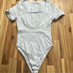 OQQ White Short Sleeve Square Neck Bodysuit Size M